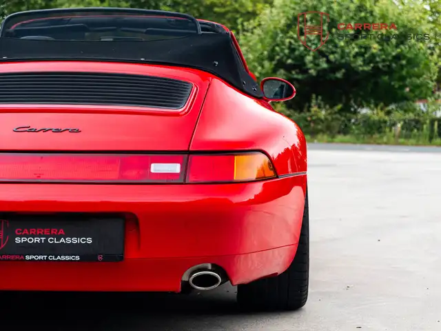 Porsche 911 view 14