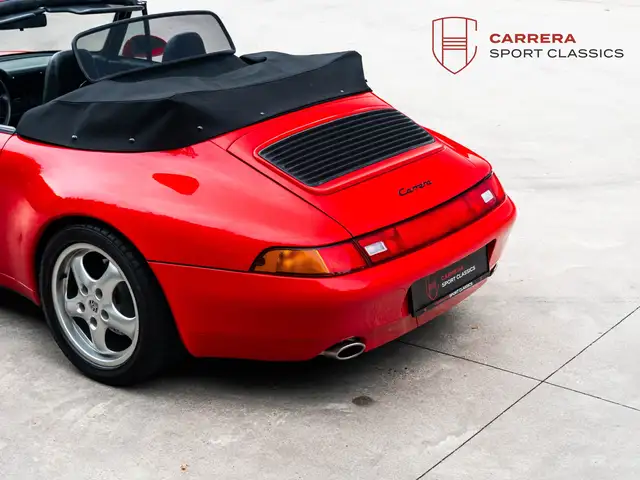 Porsche 911 view 5