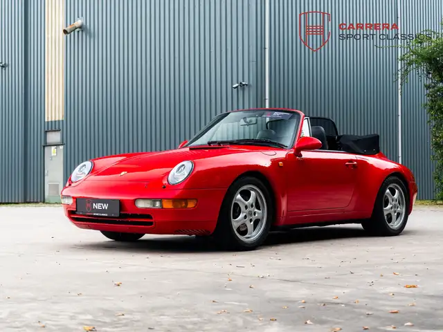 Porsche 911 view 3