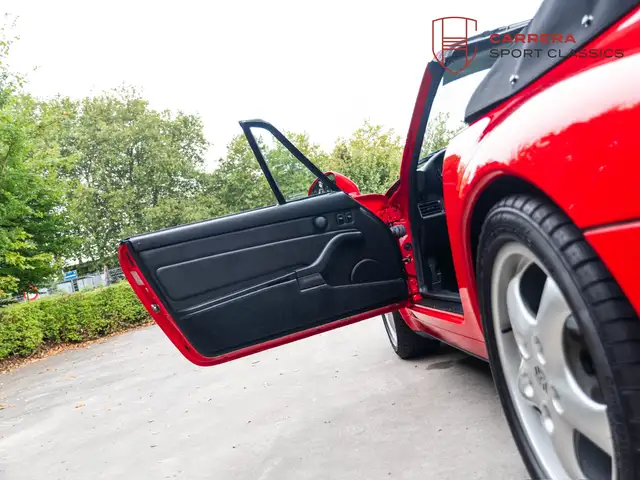 Porsche 911 view 13