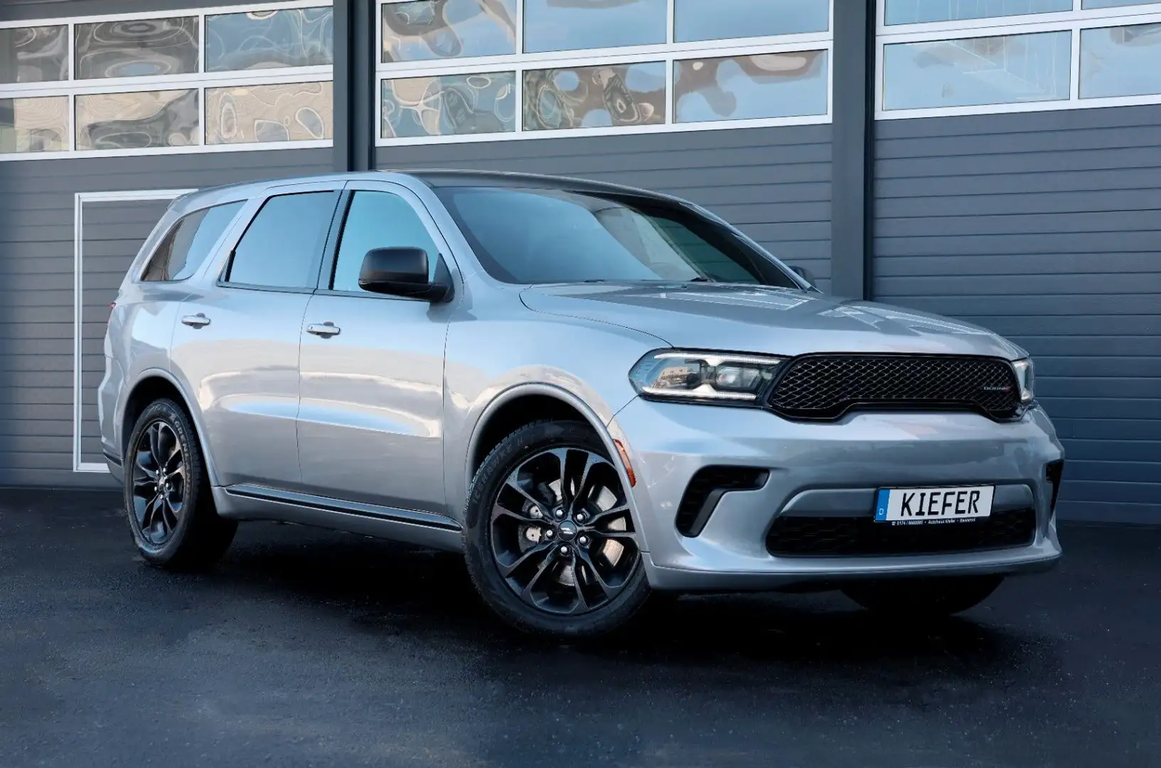 Dodge Durango Pursuit 5.7 HEMI 4x4/CarPlay/KAMERA/R20 Silber - 1