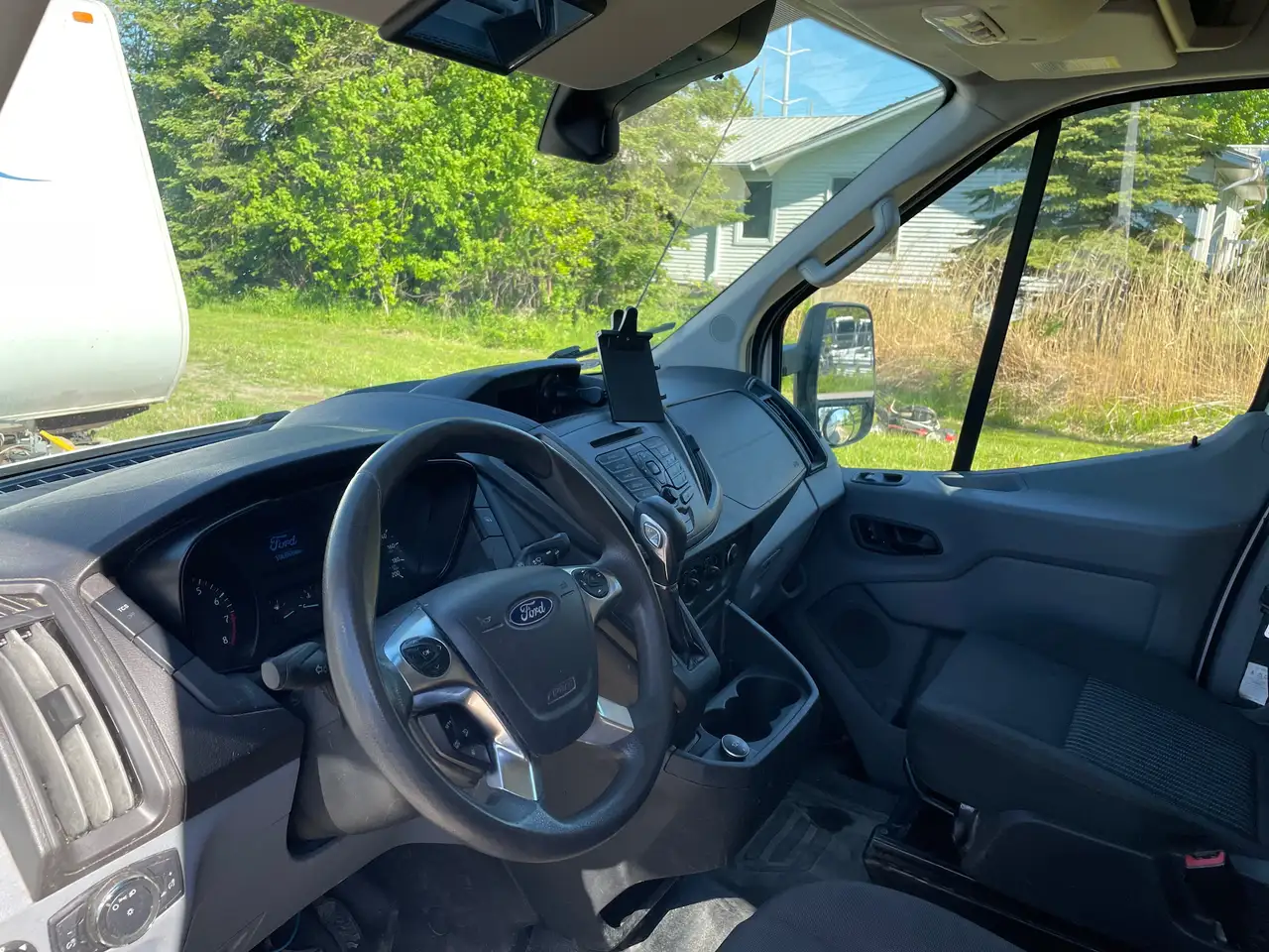 Ford Transit Cargo Van снимка Ford Transit Cargo Van