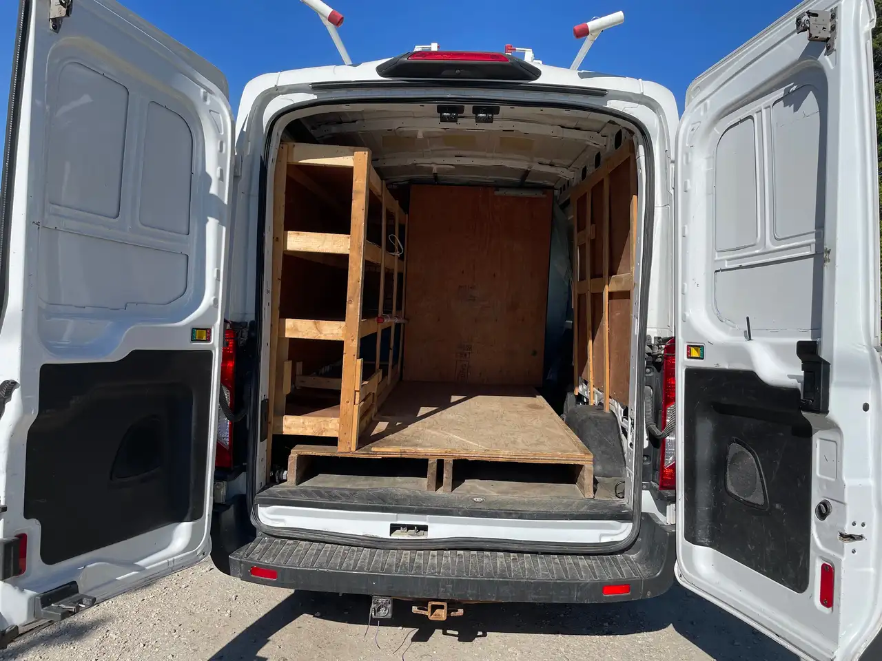 Ford Transit Cargo Van снимка Ford Transit Cargo Van