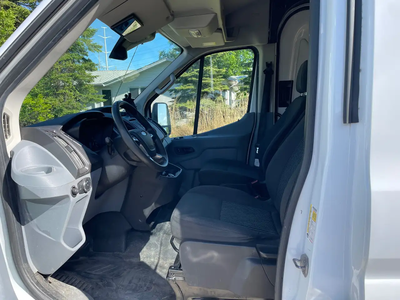 Ford Transit Cargo Van снимка Ford Transit Cargo Van