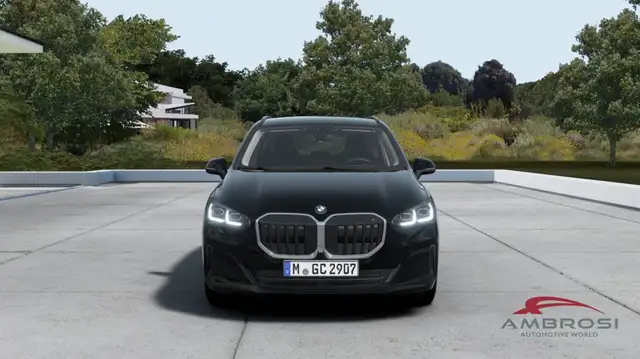 BMW 2 Series view 4