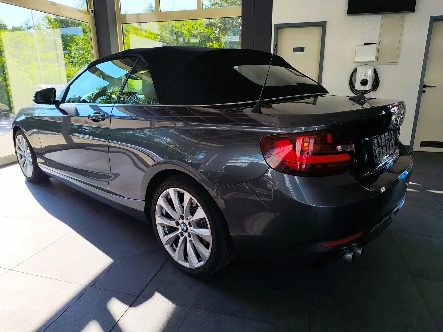 BMW 228 228 i Luxury Cabrio Сірий - 2
