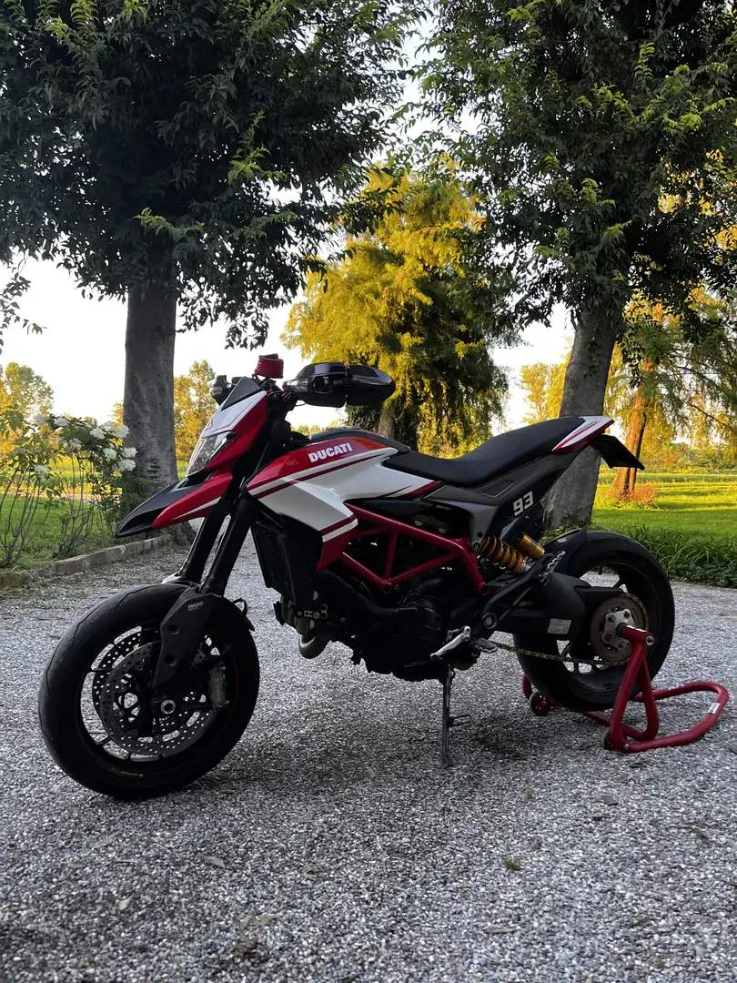Ducati Hypermotard 821 SP - 1