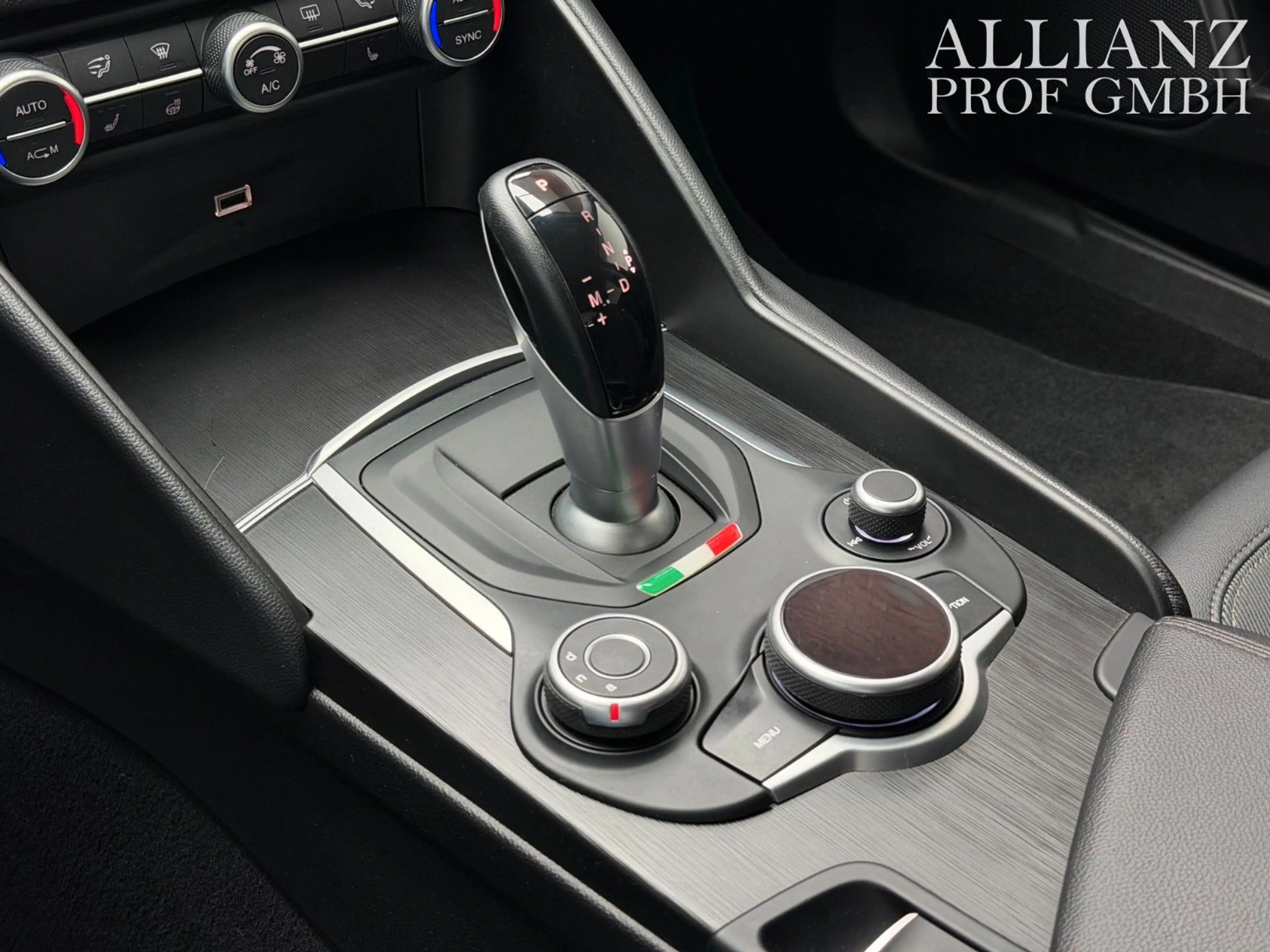 Alfa Romeo Giulia Super 2.2 LED Tempomat 2-Zonen Kamera — photo 14