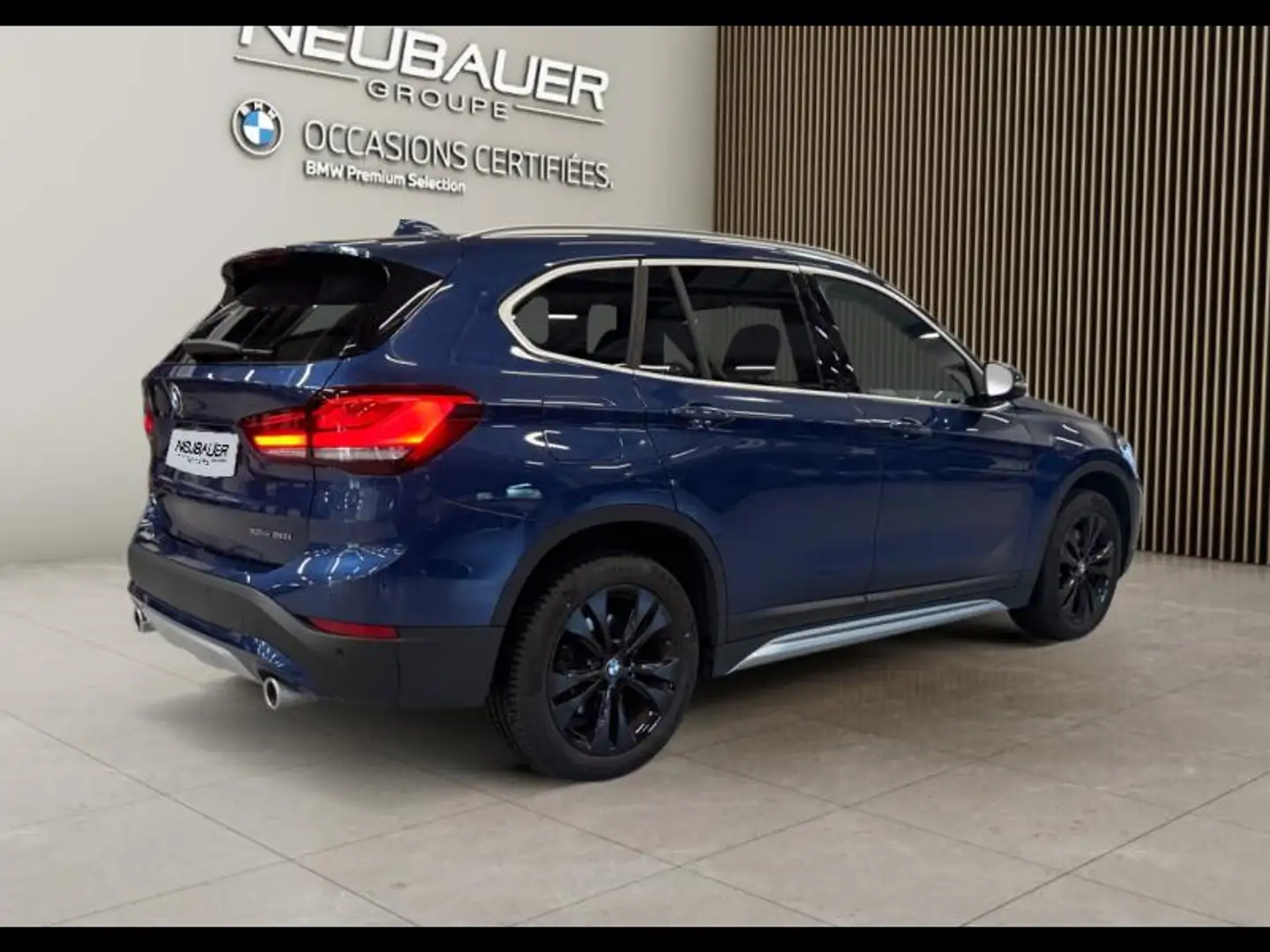 BMW X1 xDrive20iA 178ch xLine 9cv Bleu - 2
