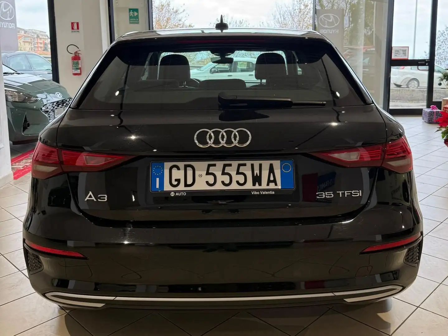 Audi A3 Sportback 35 1.5 tfsi mhev Business s-tronic Schwarz - 2