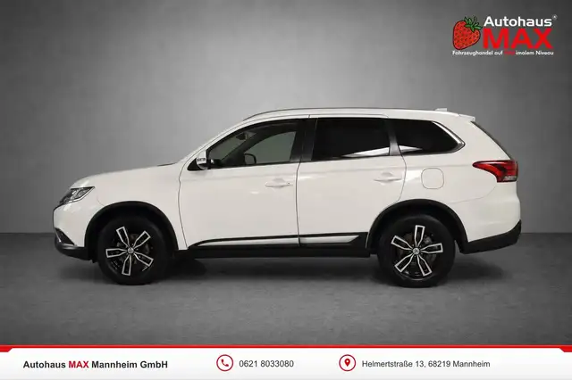 Mitsubishi Outlander view 2
