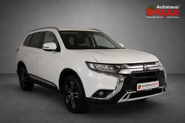 Mitsubishi Outlander view 8