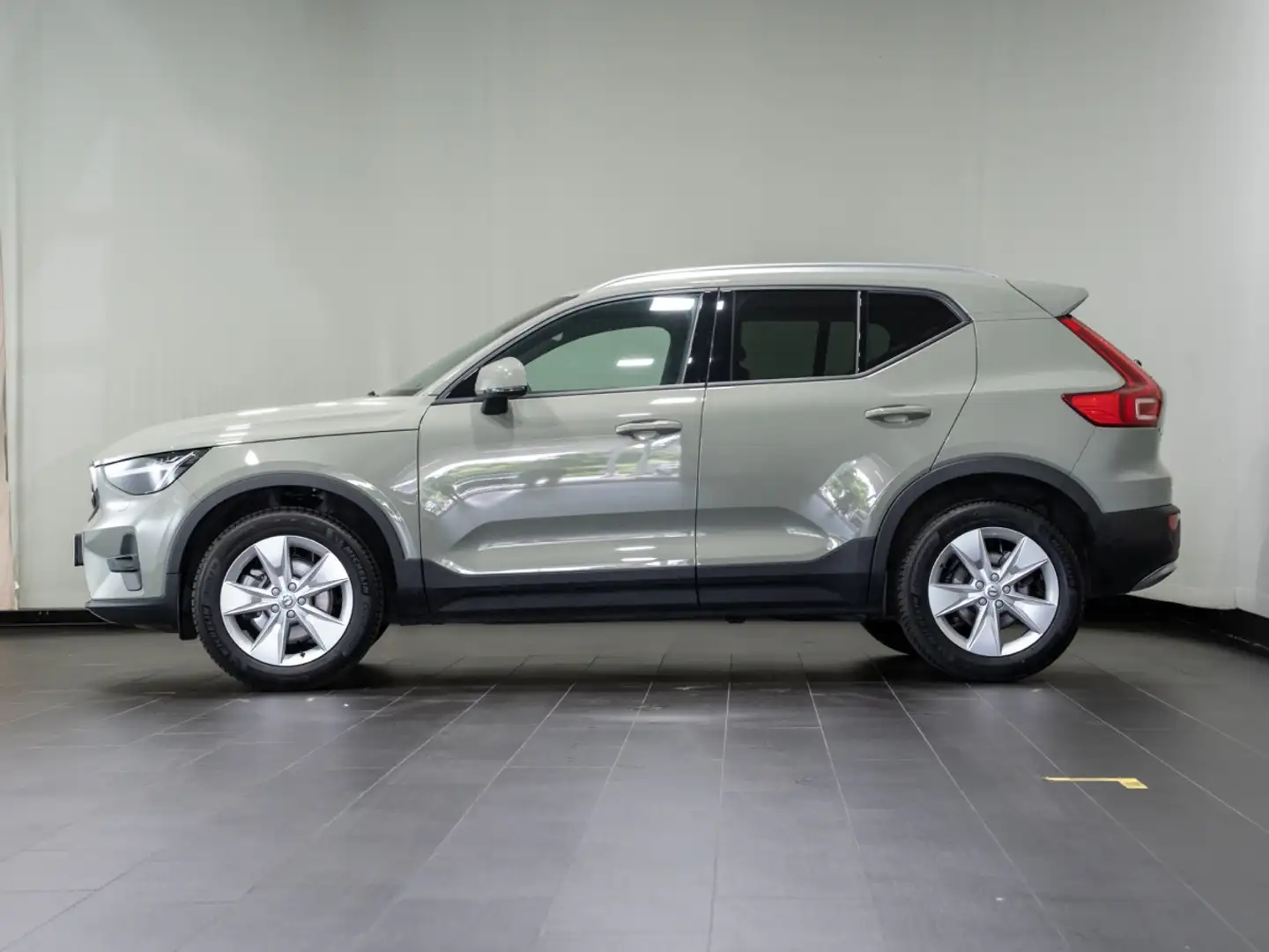 Volvo XC40 XC 40 B3 Automatik SHZ Kam. DynLicht AUT Verde - 2
