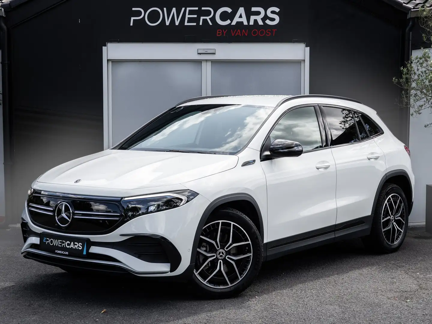 Mercedes-Benz EQA 250 + | 70 kWh | AMG Line | Camera | Night | Alb - 1