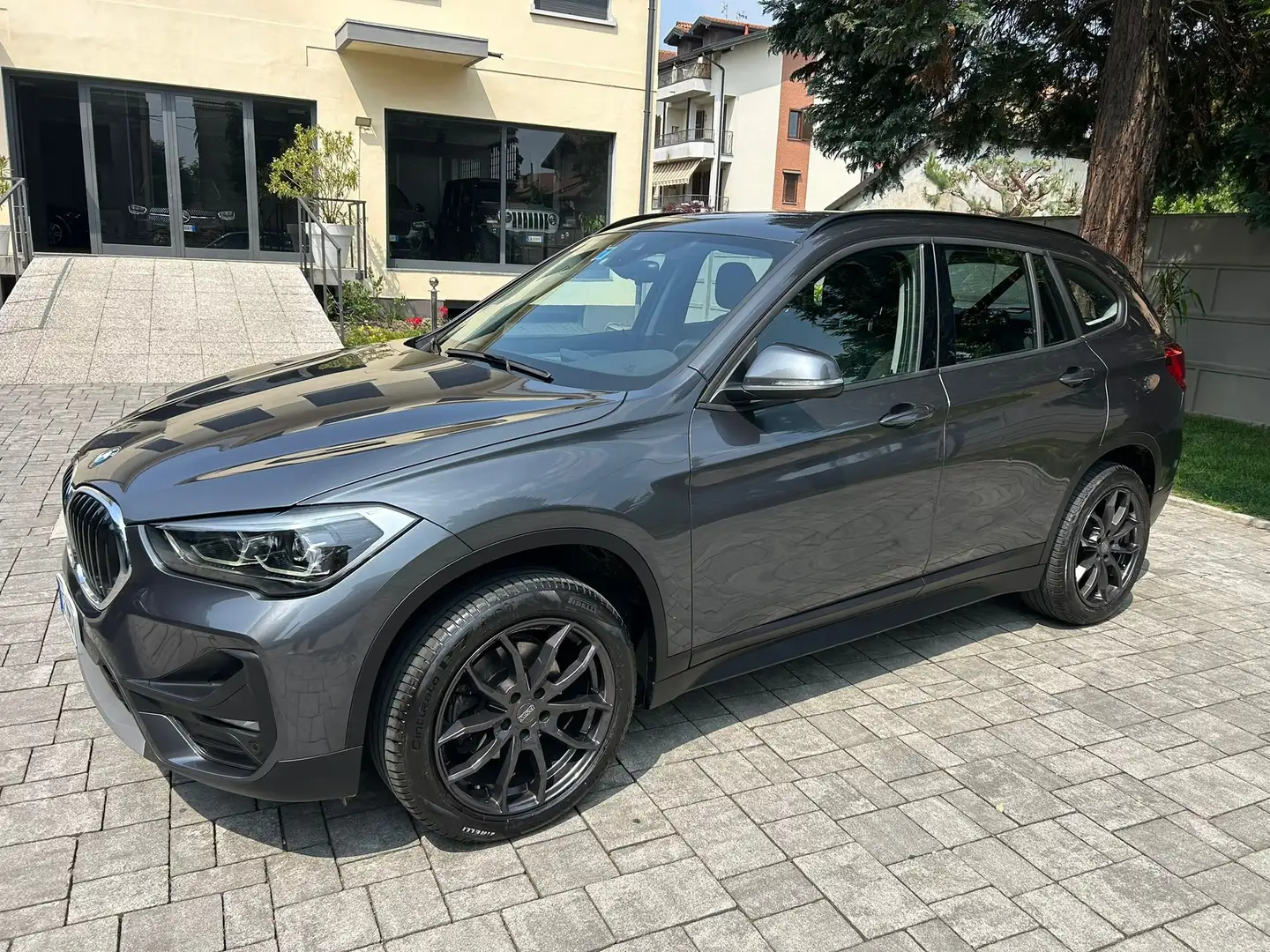 BMW X1 X1 xdrive18d Business Advantage auto LED NAVI PRO Grigio - 1