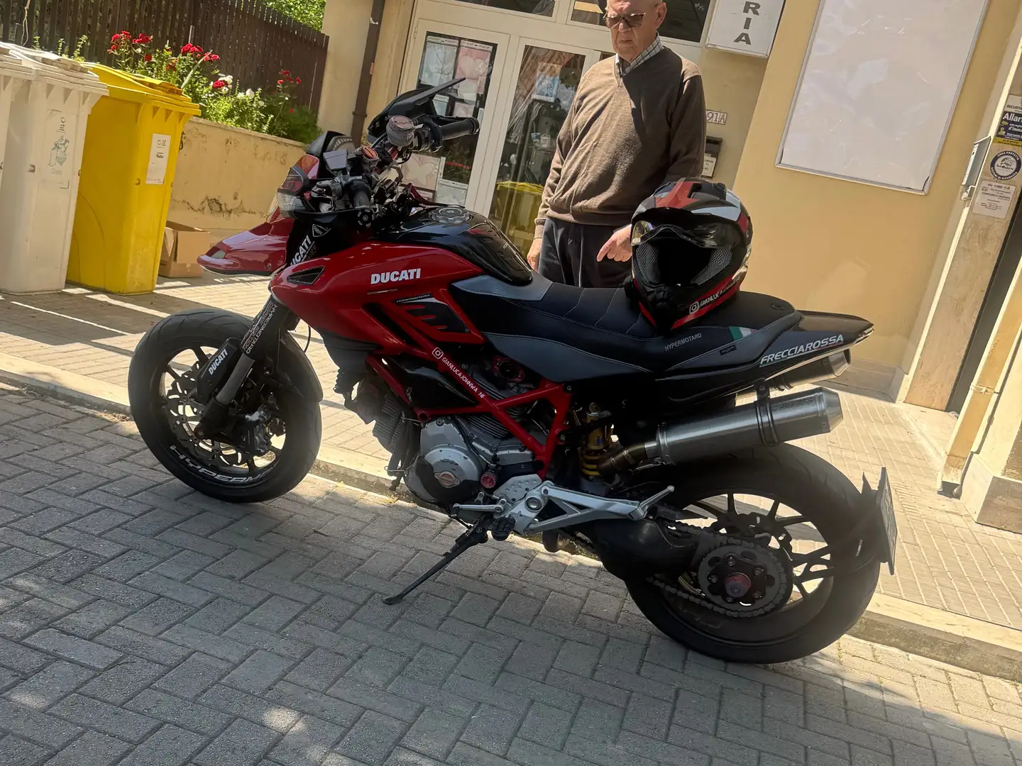 Ducati Hypermotard 1100 Evo Roşu - 2