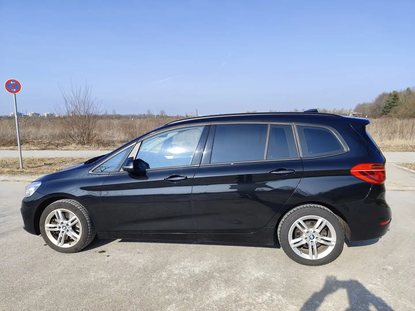 BMW 220 220d Gran Tourer Aut. Schwarz - 1