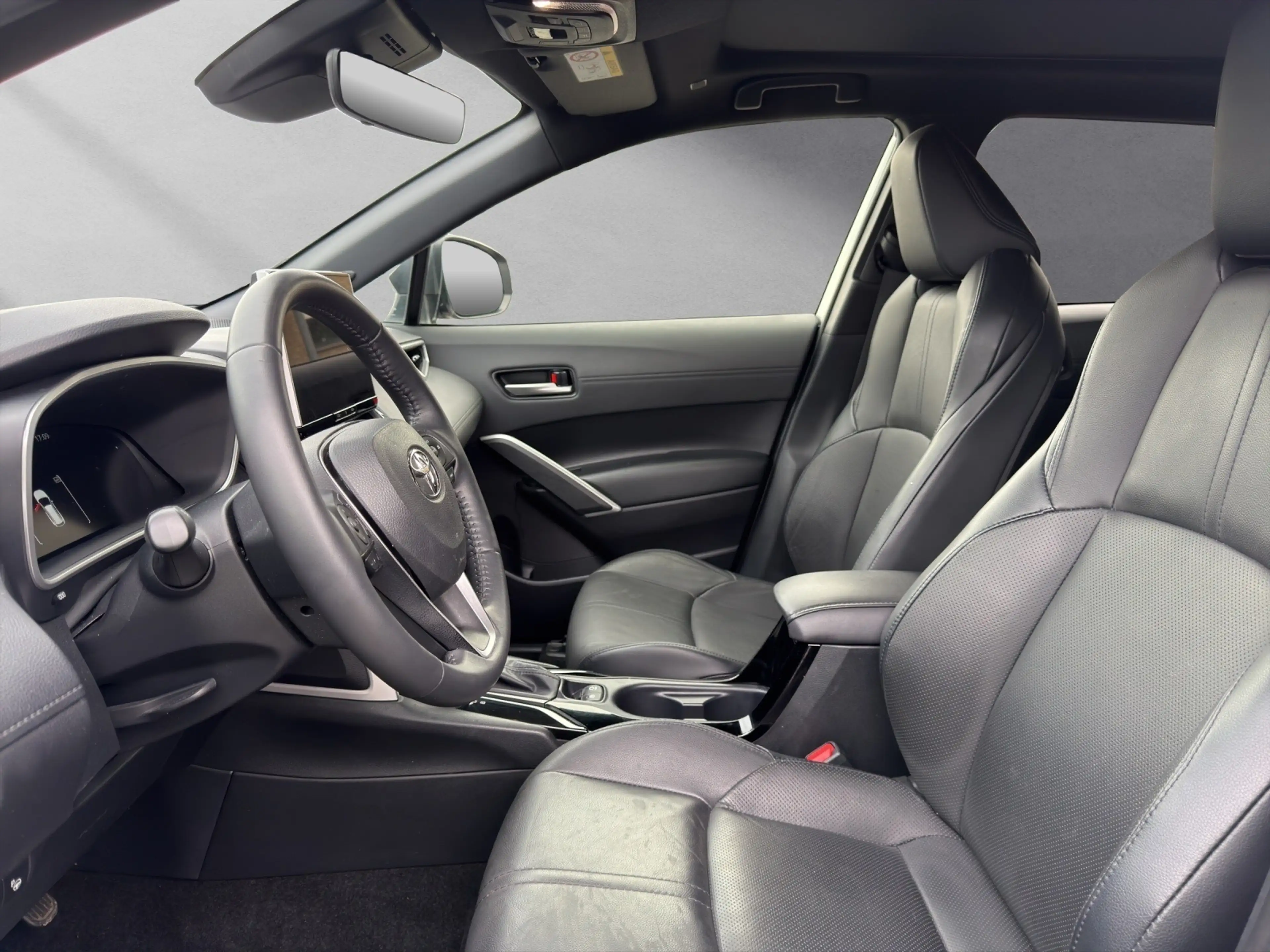 Toyota Corolla Cross Hybrid FWD Lounge — photo 9
