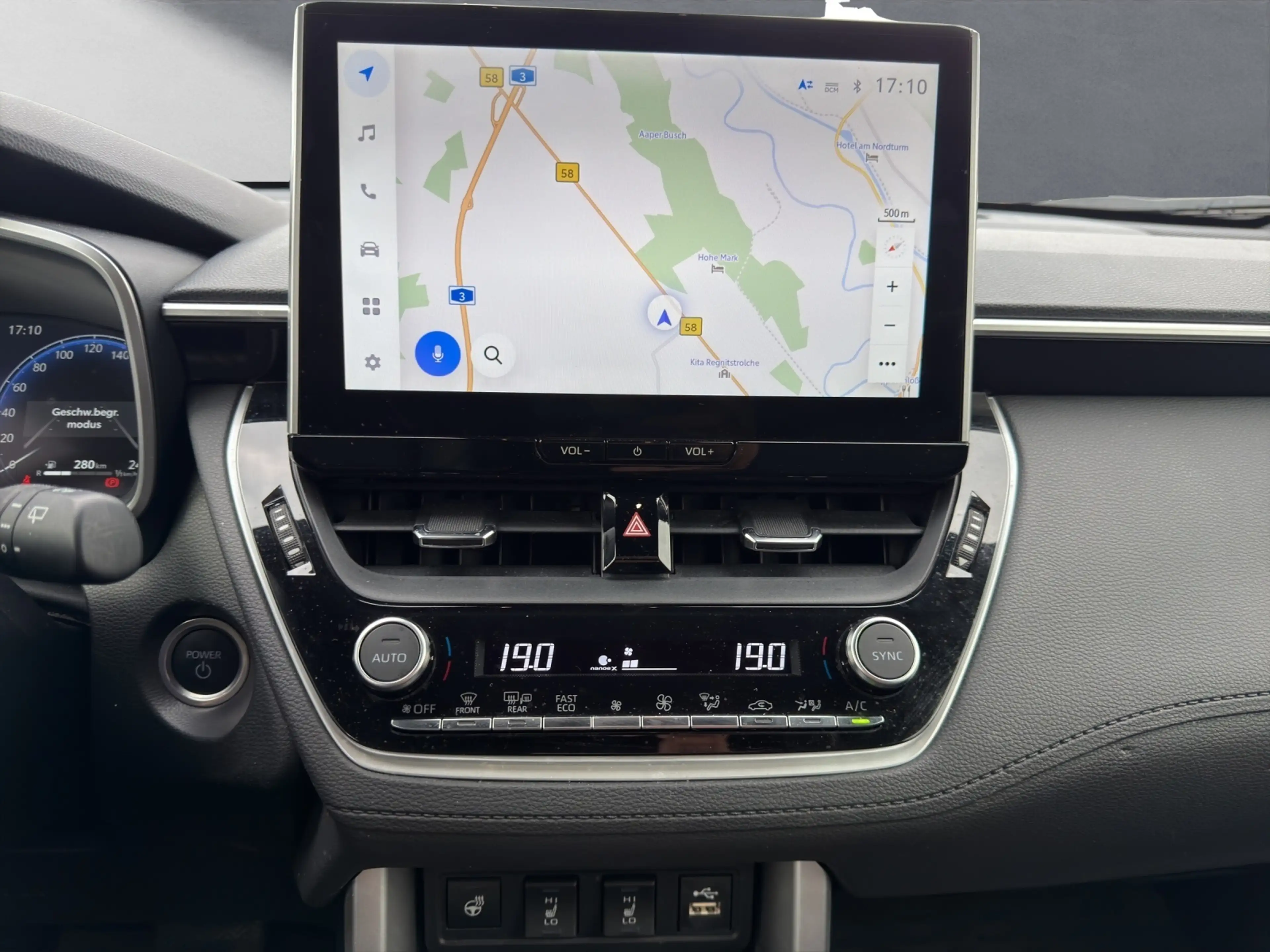 Toyota Corolla Cross Hybrid FWD Lounge — photo 15