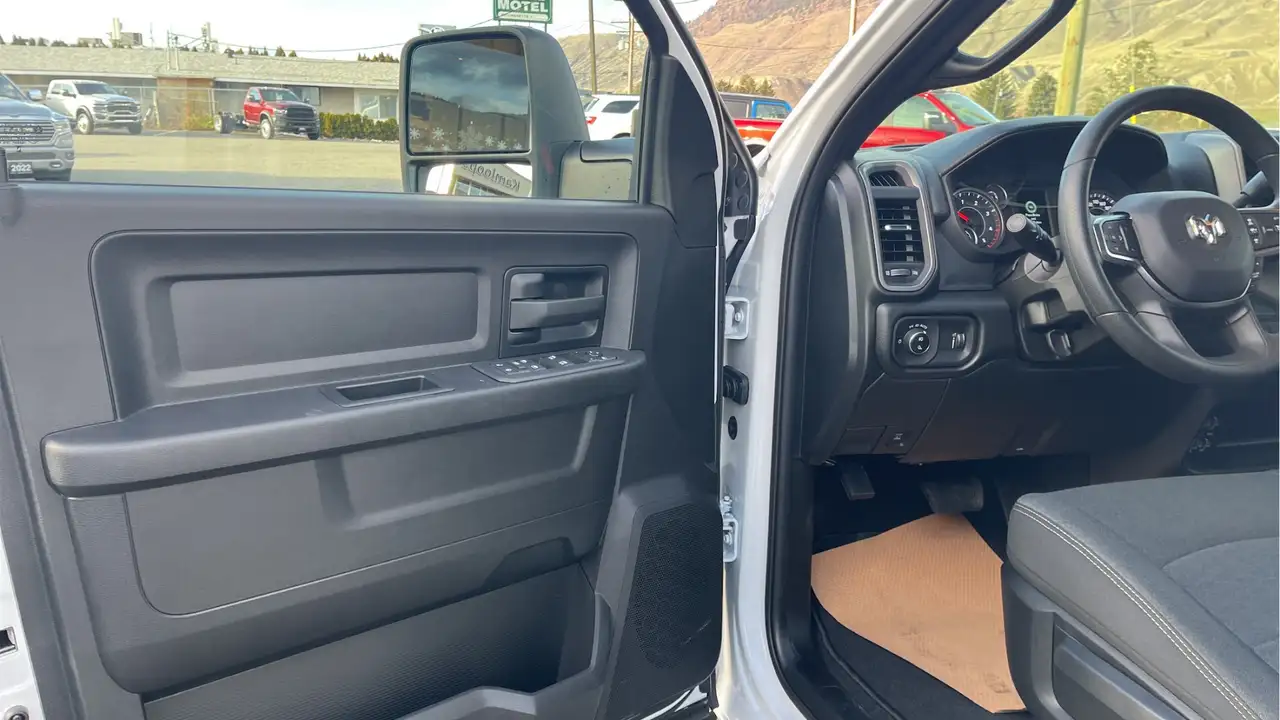 RAM 3500 снимка RAM 3500
