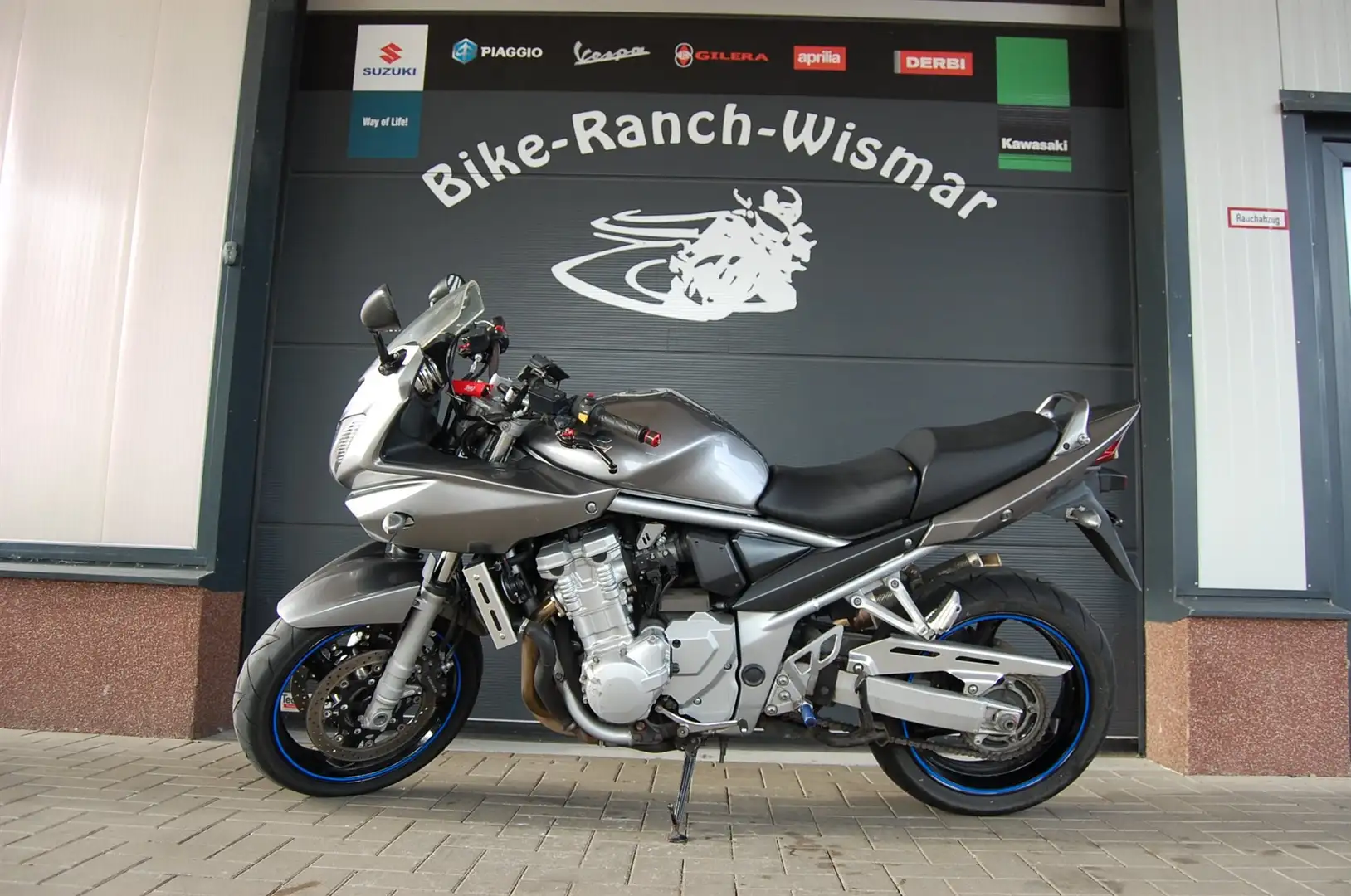 Suzuki Bandit 1250 srebrna - 2