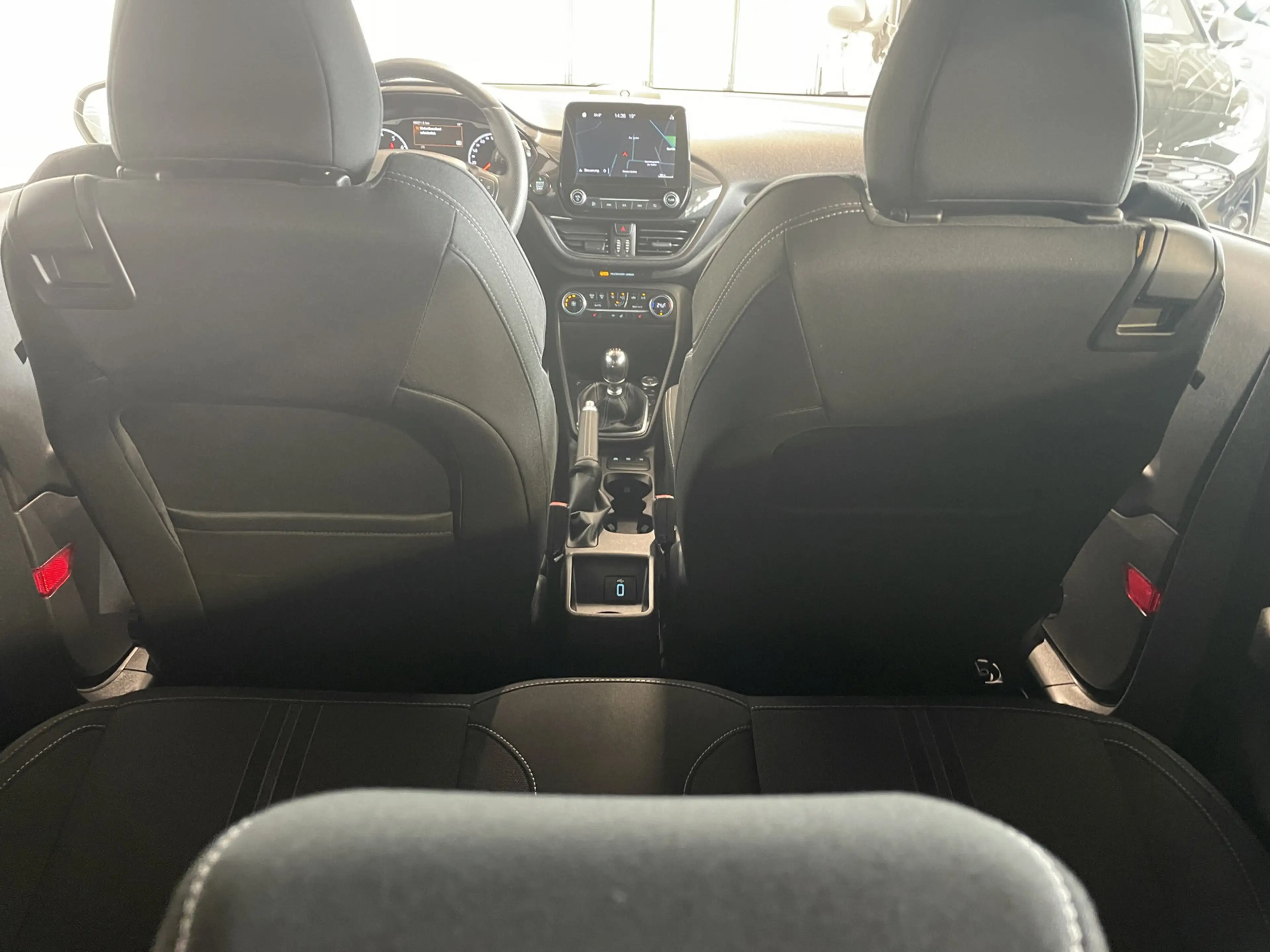 Ford Fiesta 1.5 EcoBoost ST PDC SHZ NAVI B&O LED — photo 15