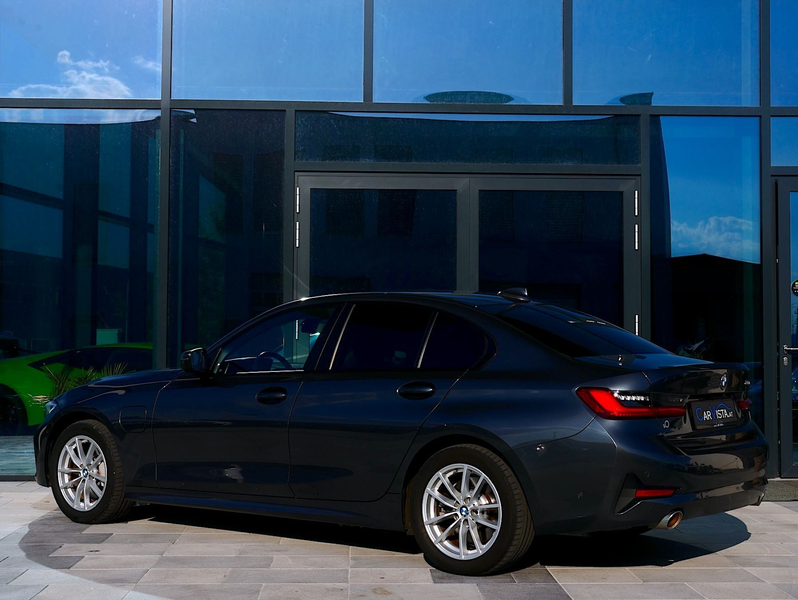 BMW 330 G20 PHEV Aut. *Parkassistent & Live Cockpit Plus* — photo 8