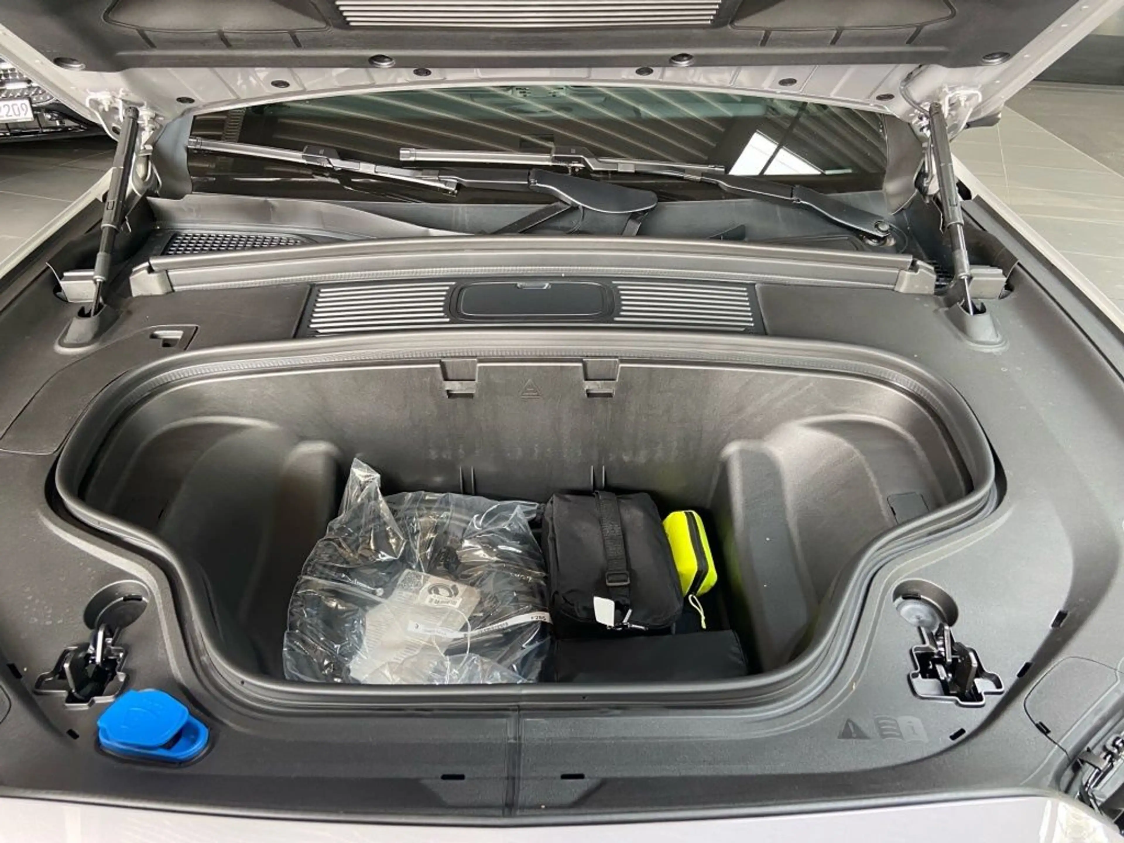 Mercedes-Benz GLC 400 4M elektrisch AMG+AHK+AIRMATIC+HuD+360° — photo 5