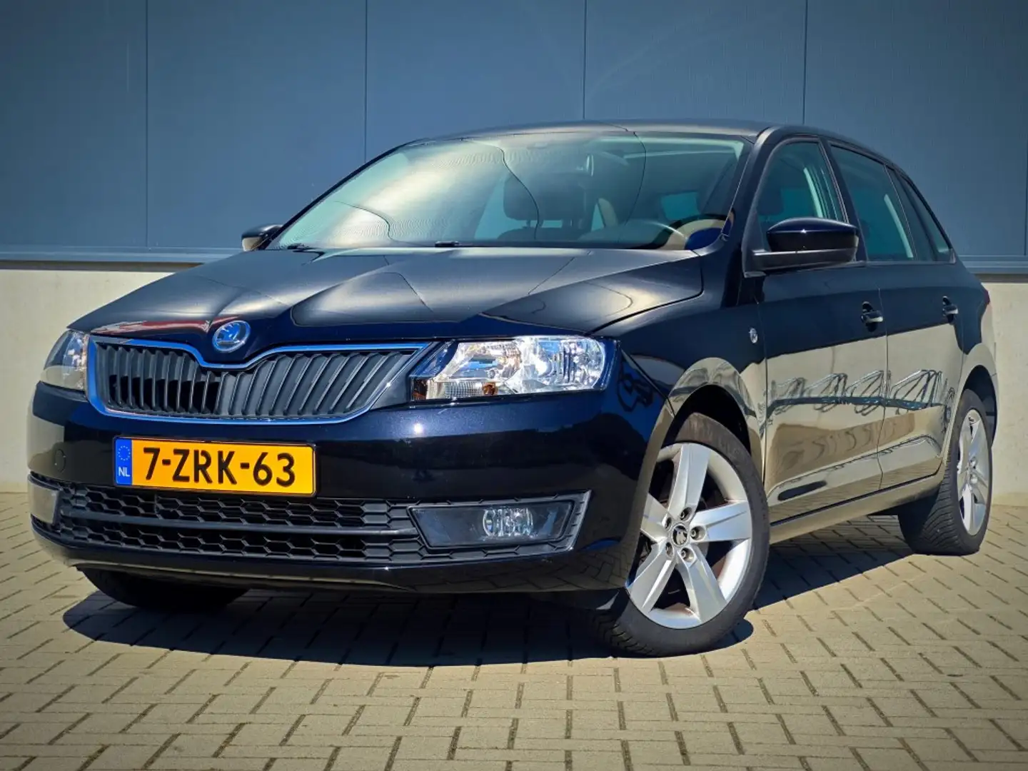Skoda Rapid/Spaceback 1.2 TSI Greentech Style - PANO/AIRCO/NAP/CRUISE Noir - 1