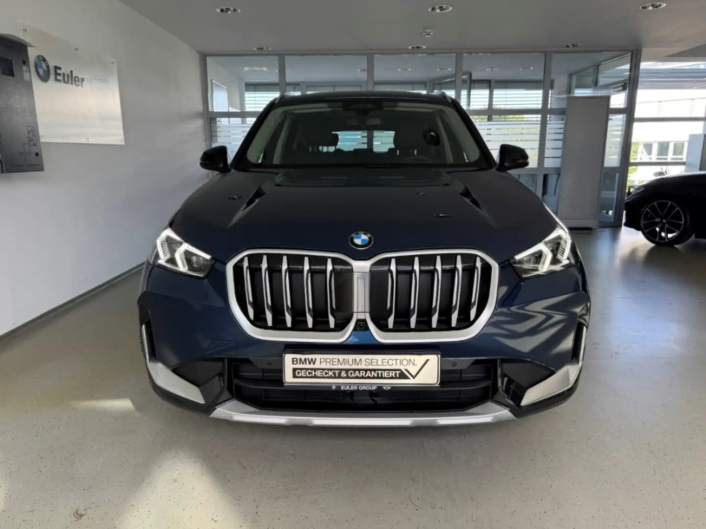 BMW X1 sDrive18i xLine 18'' Pano Aktivsitz el.Sportsitze Blau - 2