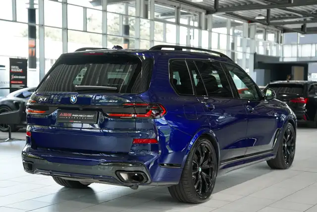BMW X7 view 7