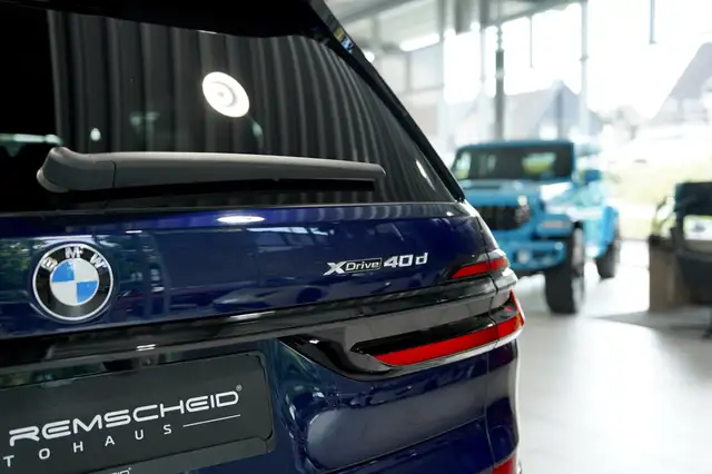 BMW X7 view 14