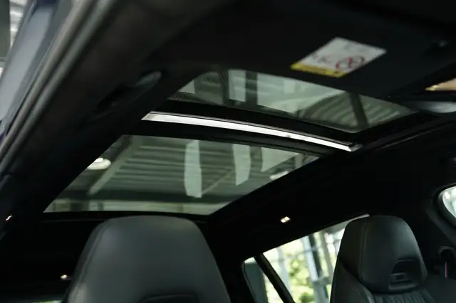 BMW X7 view 11