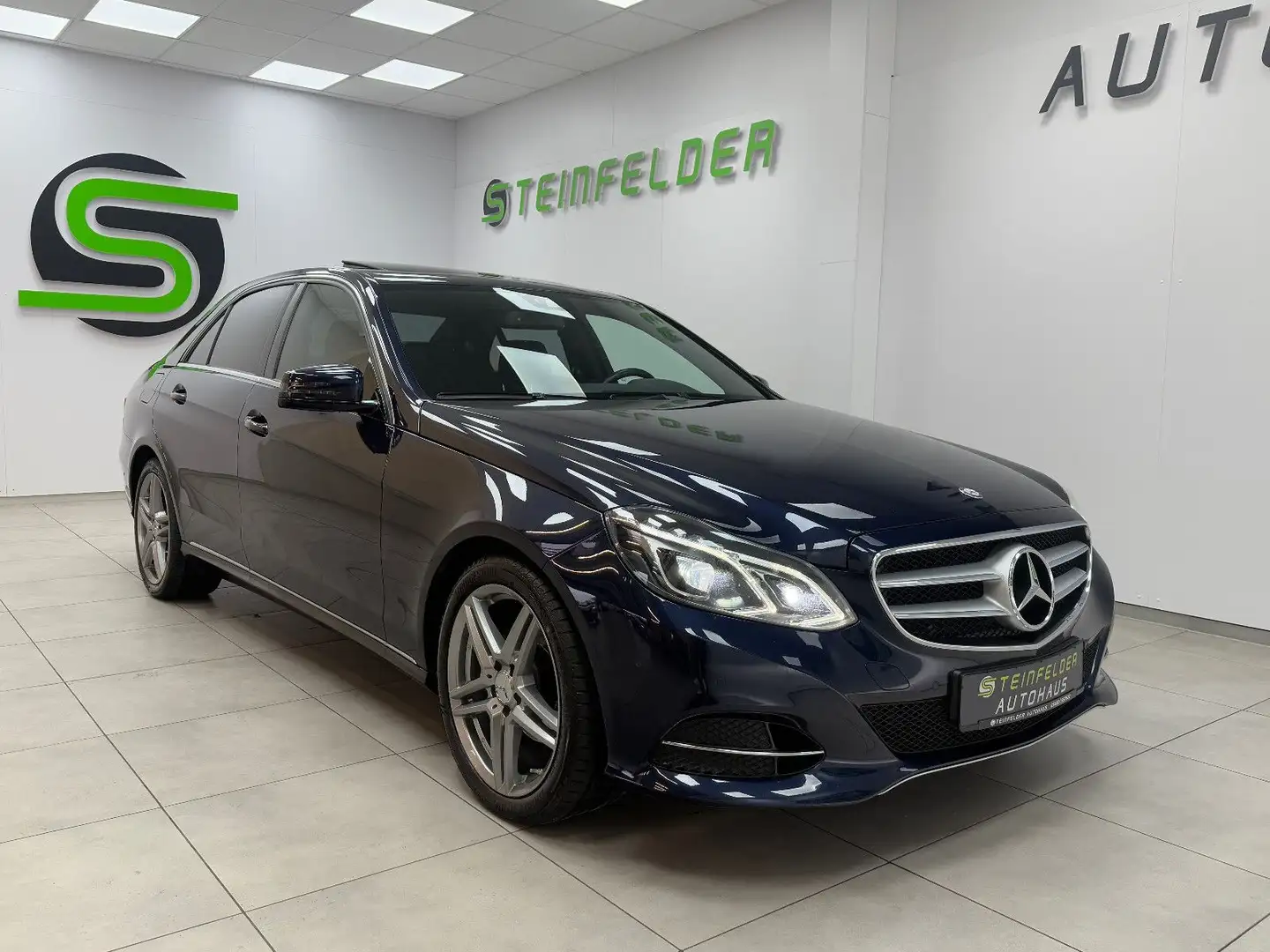 Mercedes-Benz E 220 CDI/Navi/R-Kamera/S-Dach Blau - 1