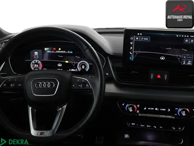 Audi Q5 view 10