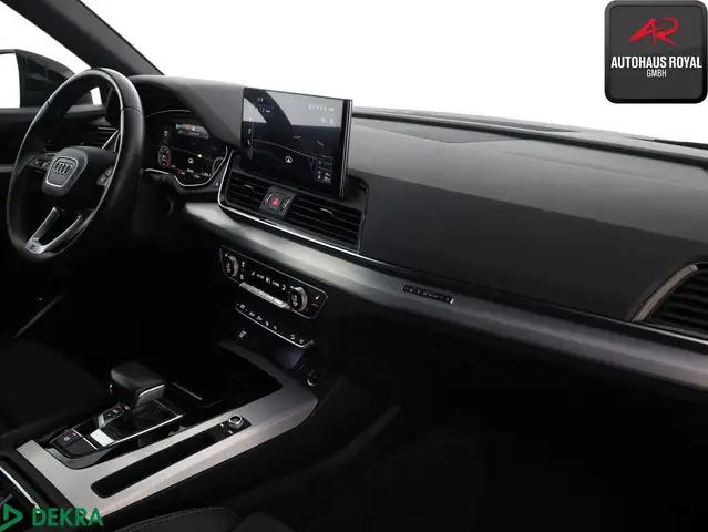 Audi Q5 view 11