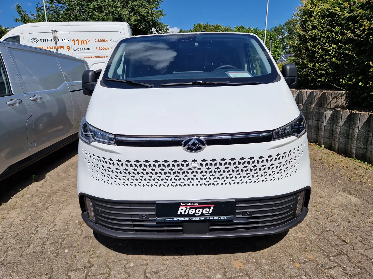 Maxus eDeliver 7 eDeliver 7 L2 88kWh Weiß - 2