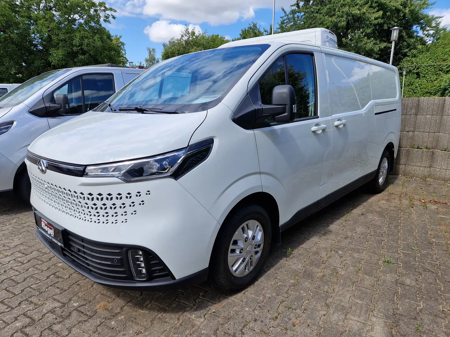 Maxus eDeliver 7 eDeliver 7 L2 88kWh Weiß - 1