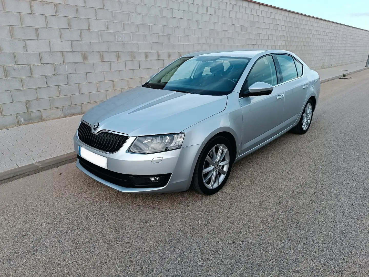 Skoda Octavia 2.0TDI CR Elegance DSG - 1