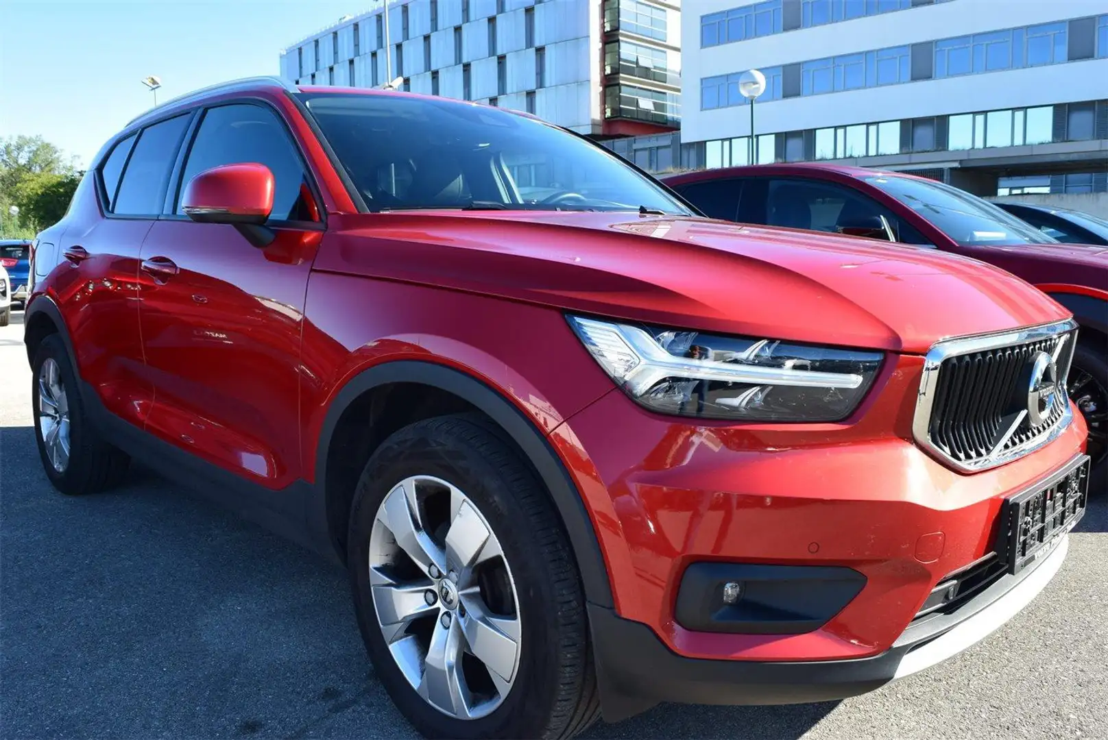 Volvo XC40 T3 Momentum Geartronic Rouge - 2