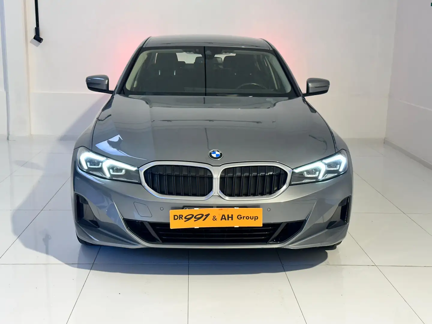 BMW 318 Serie 3 G20 2023 Berlina 318i auto Grau - 2