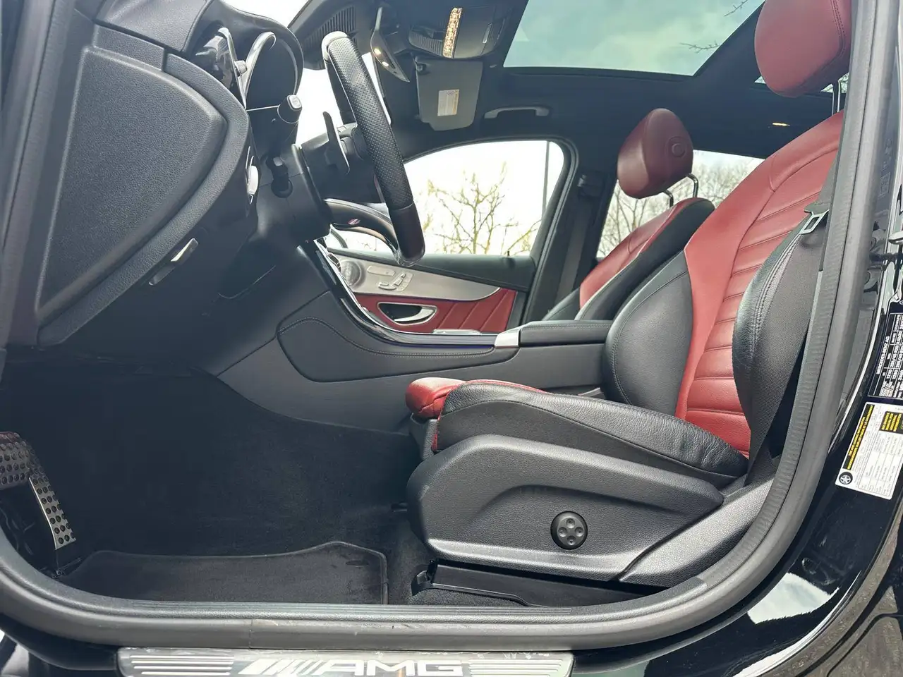 Mercedes-Benz GLC снимка Mercedes-Benz GLC