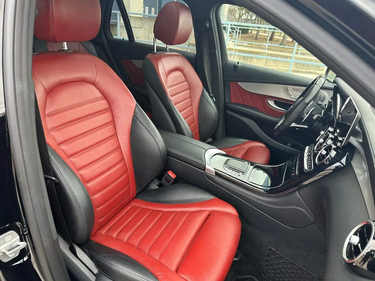 Mercedes-Benz GLC снимка Mercedes-Benz GLC
