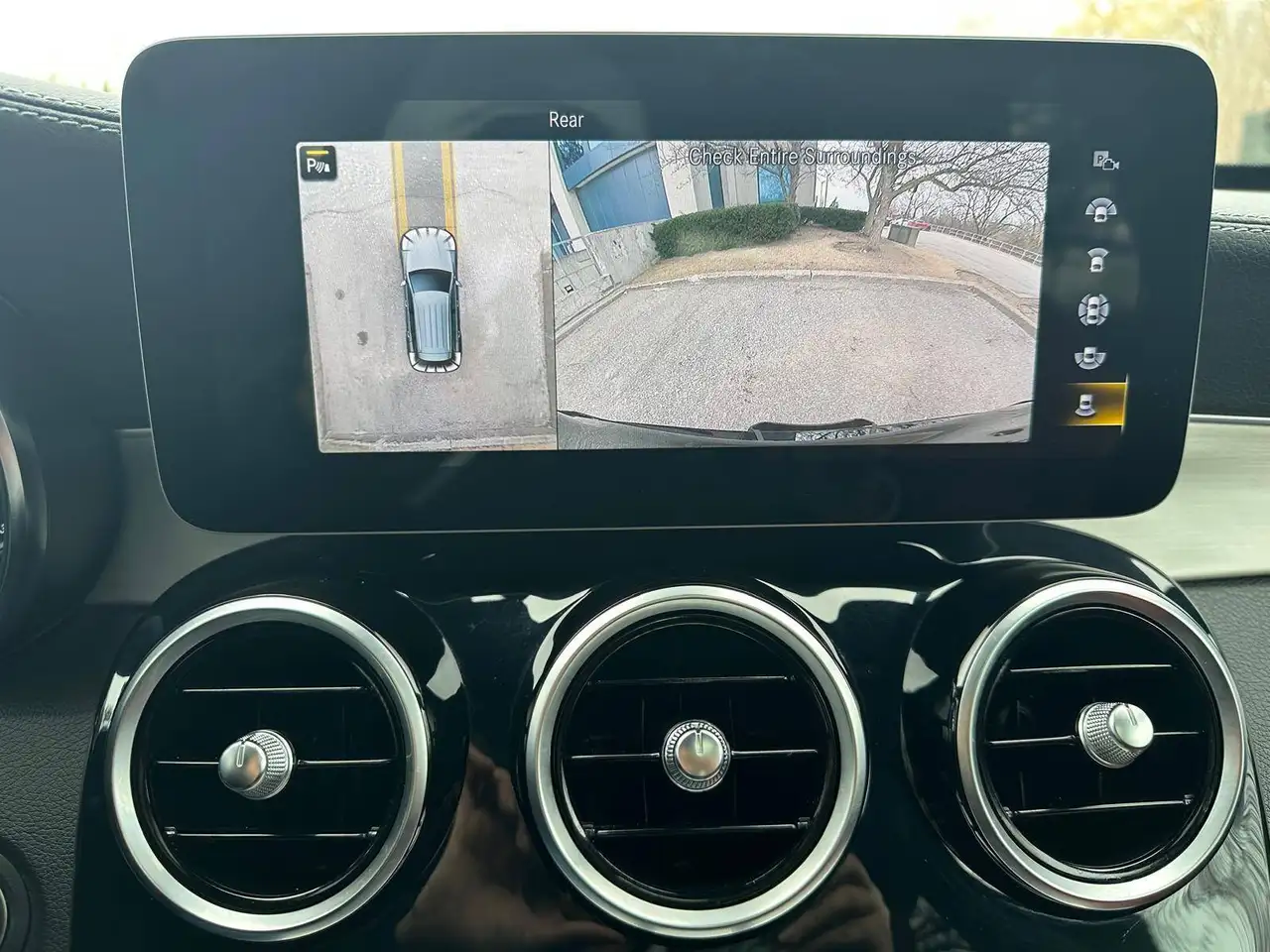 Mercedes-Benz GLC снимка Mercedes-Benz GLC