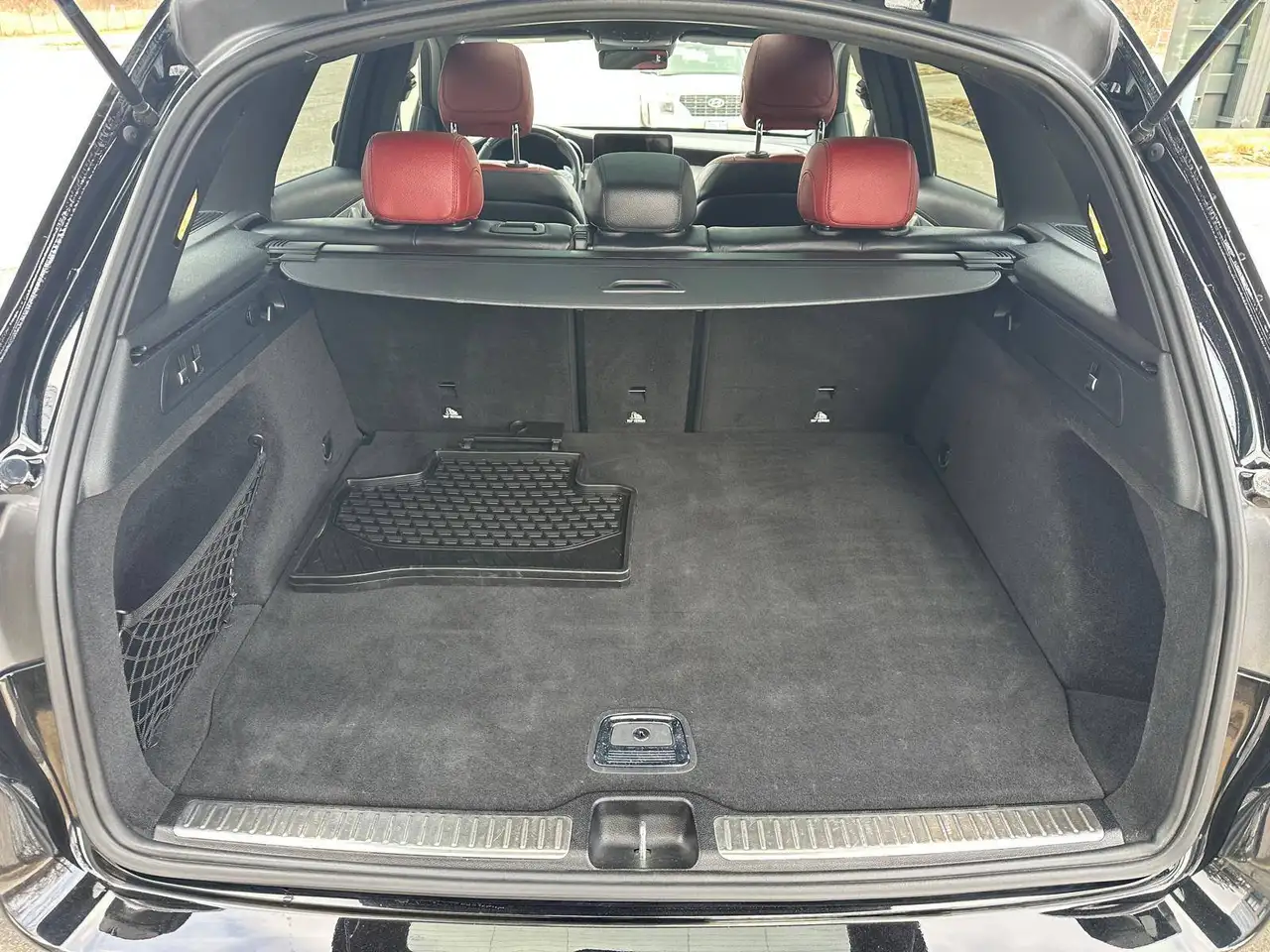 Mercedes-Benz GLC снимка Mercedes-Benz GLC
