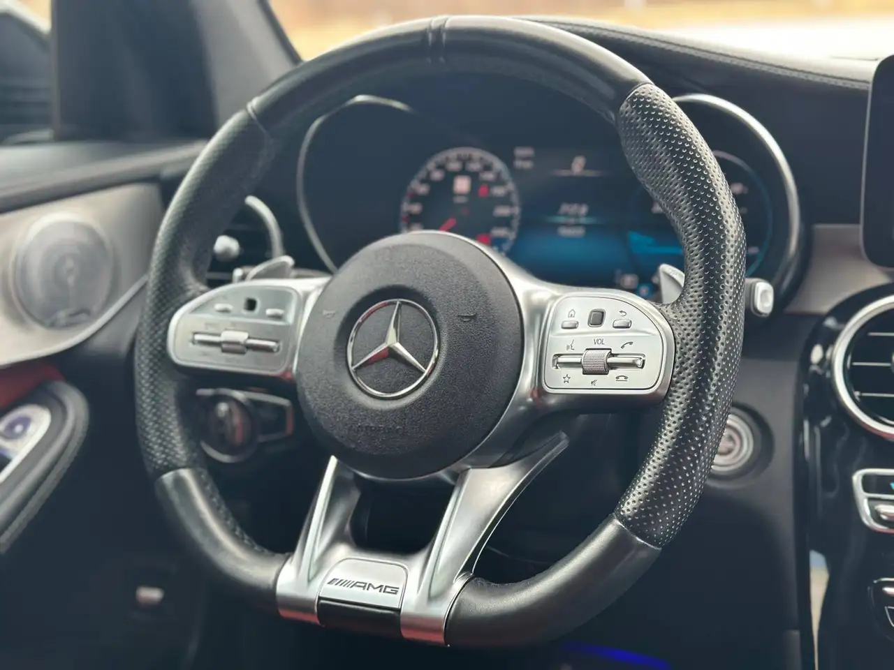 Mercedes-Benz GLC снимка Mercedes-Benz GLC