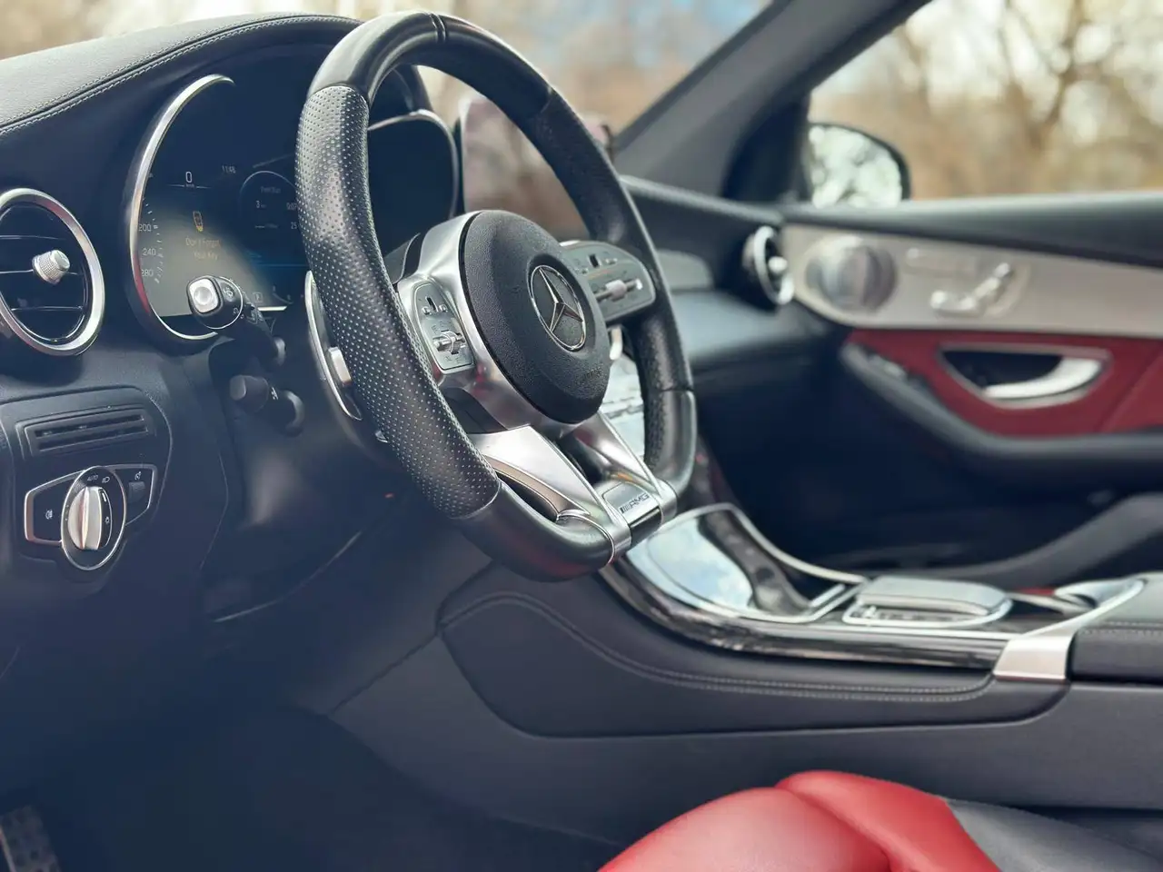 Mercedes-Benz GLC снимка Mercedes-Benz GLC