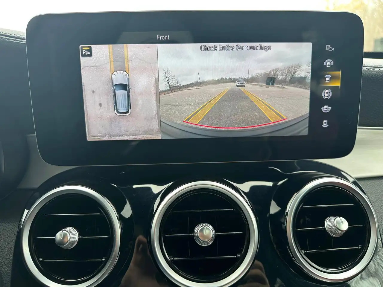 Mercedes-Benz GLC снимка Mercedes-Benz GLC