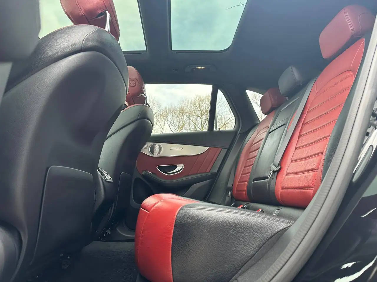 Mercedes-Benz GLC снимка Mercedes-Benz GLC