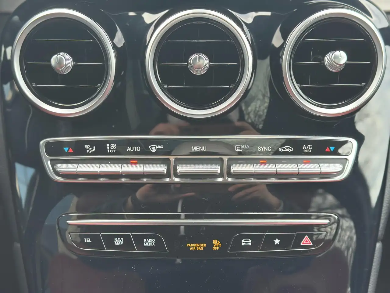 Mercedes-Benz GLC снимка Mercedes-Benz GLC